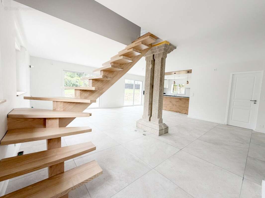 Maison 158 m² à Monterblanc  - photo 5