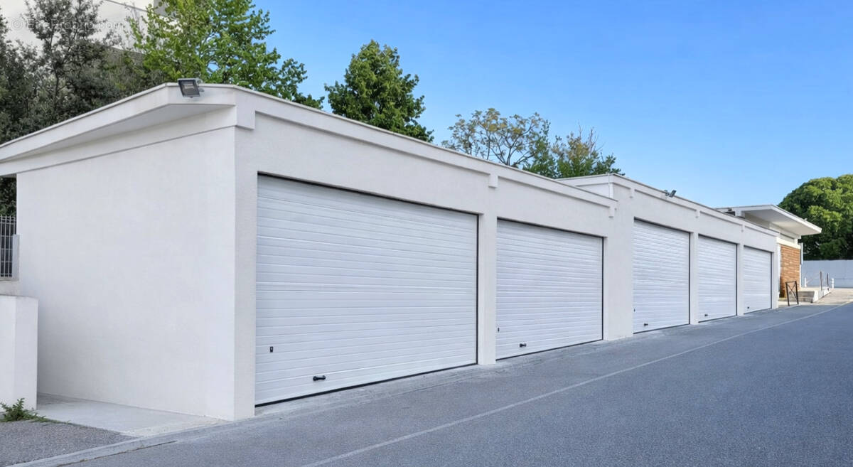 Parking à MARSEILLE-8E