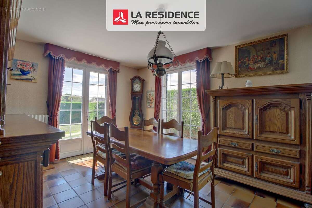 Maison à COURCELLES-SUR-SEINE