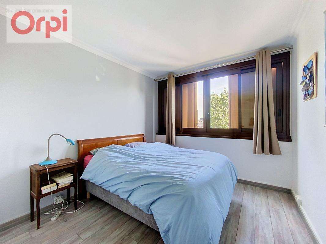 Appartement à FONTENAY-LE-FLEURY