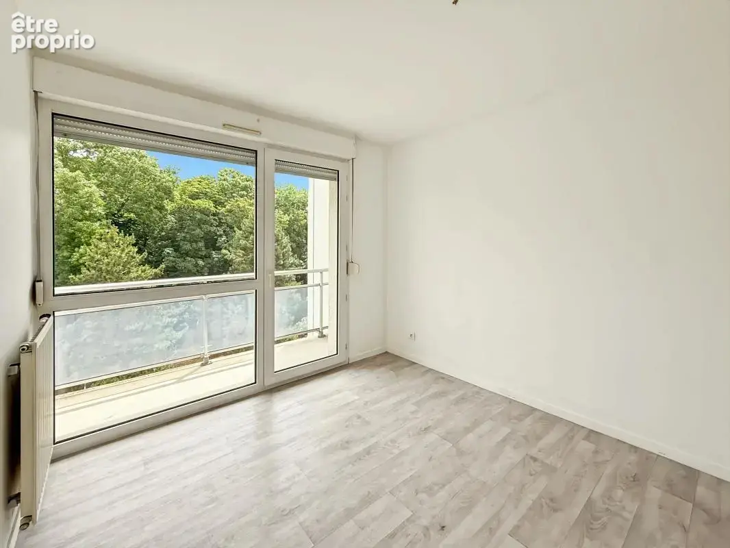 Appartement À Vendre T4 de 73 m2 avec Balcon et BOX à REIMS - photo 12