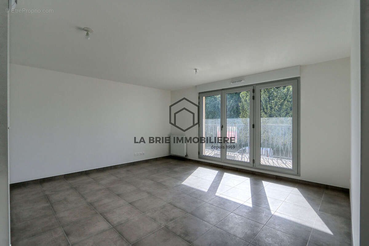 Appartement à CHENNEVIERES-SUR-MARNE