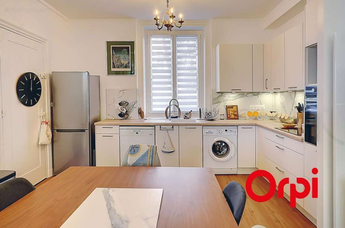 Appartement à NEUVILLE-SUR-SAONE