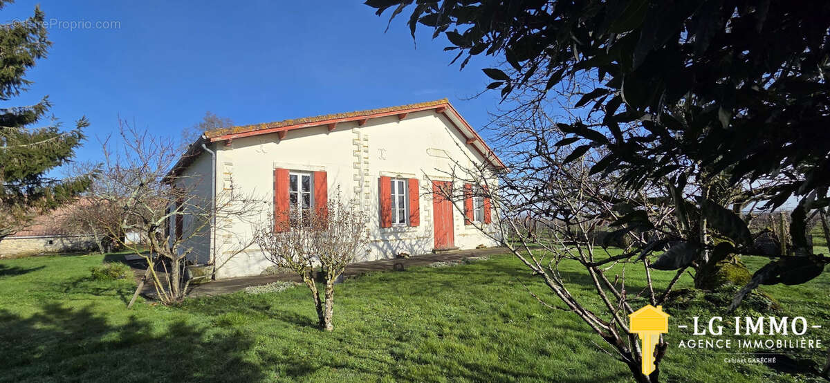 Maison à MORTAGNE-SUR-GIRONDE
