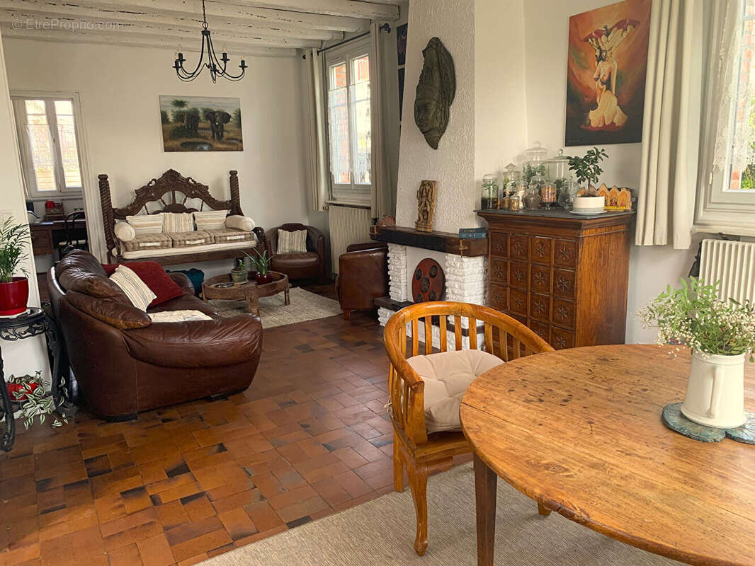 Maison à BEAUCHAMP