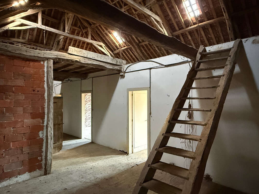Maison à JAVERNANT