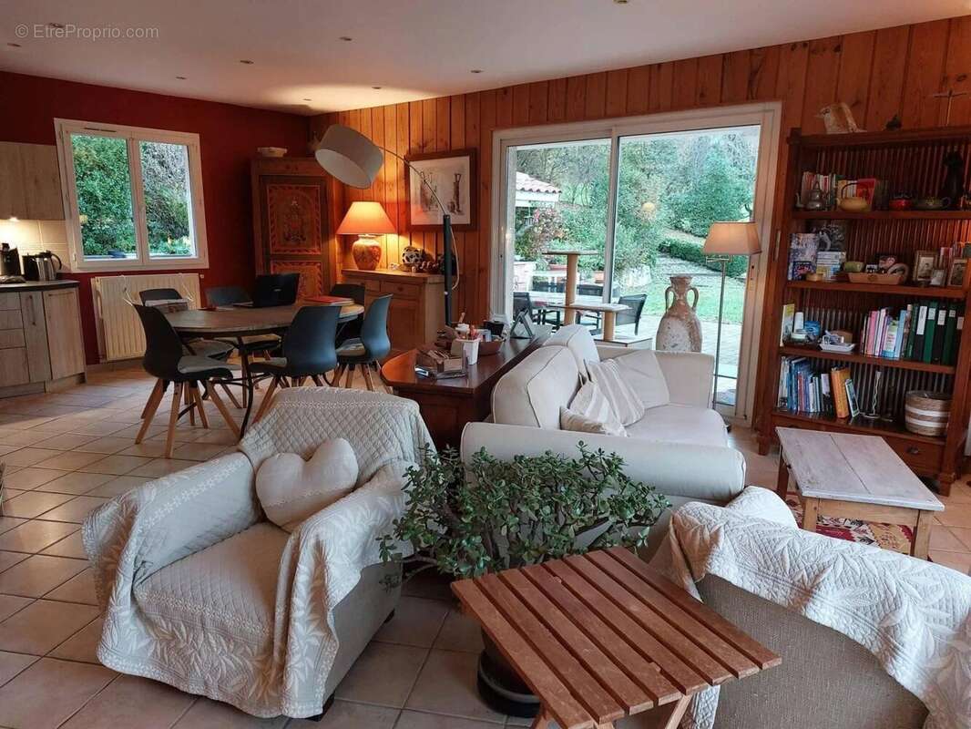 Maison 124 m² à Saint-Lary  - photo 4