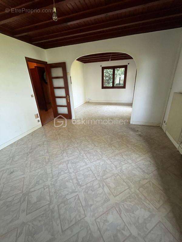 Maison à VIVIERS-DU-LAC