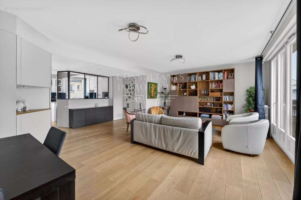 Appartement à PARIS-15E