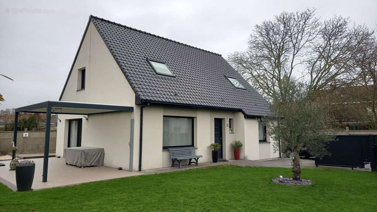 Maison à PECQUENCOURT