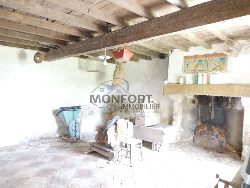 Ferme en pierre à rénover   dépendances, 1,5 ha de terrain et vue panoramique   idéal gîtes ou chambres d’hôte - photo 14