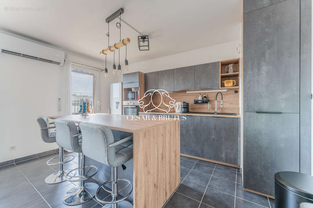 Appartement 72 m² à Venissieux  - photo 2