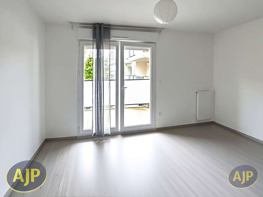 Appartement à SAINTE-LUCE-SUR-LOIRE
