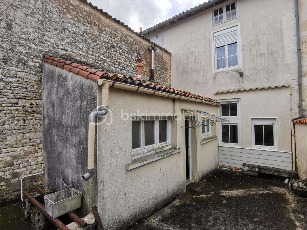 Maison à SAUZE-VAUSSAIS