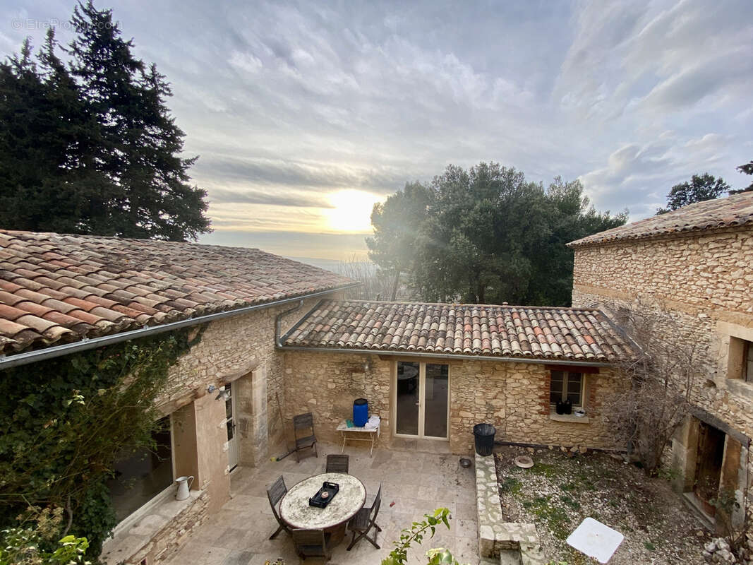 Maison à SAINT-SATURNIN-LES-APT