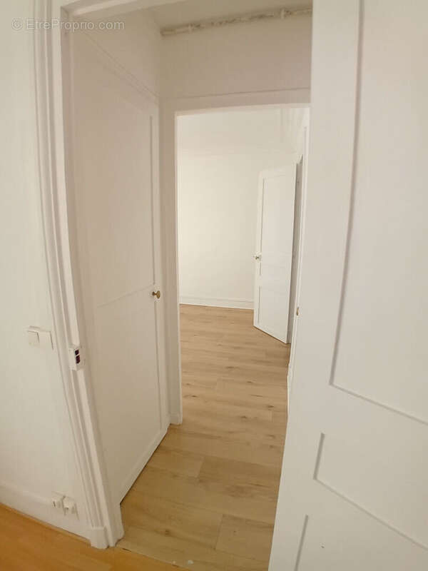 Appartement à PARIS-17E