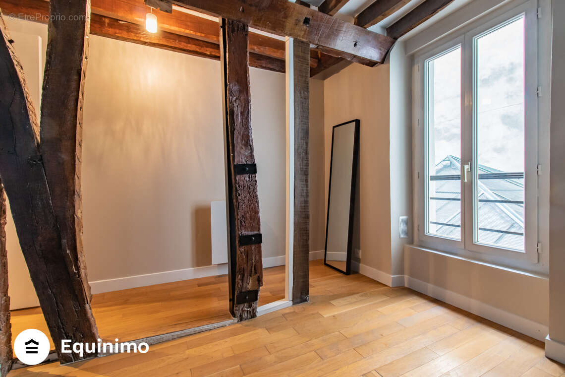 Appartement à PARIS-10E