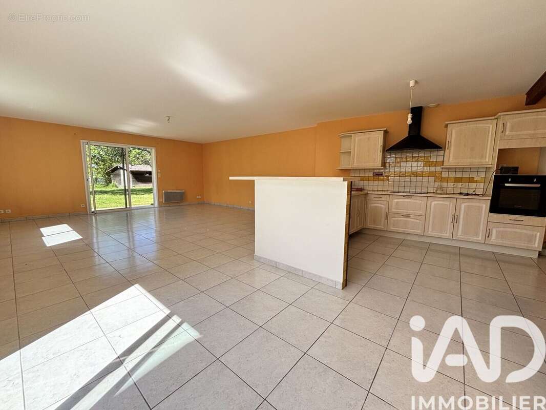Photo 4 - Maison à MEDIS