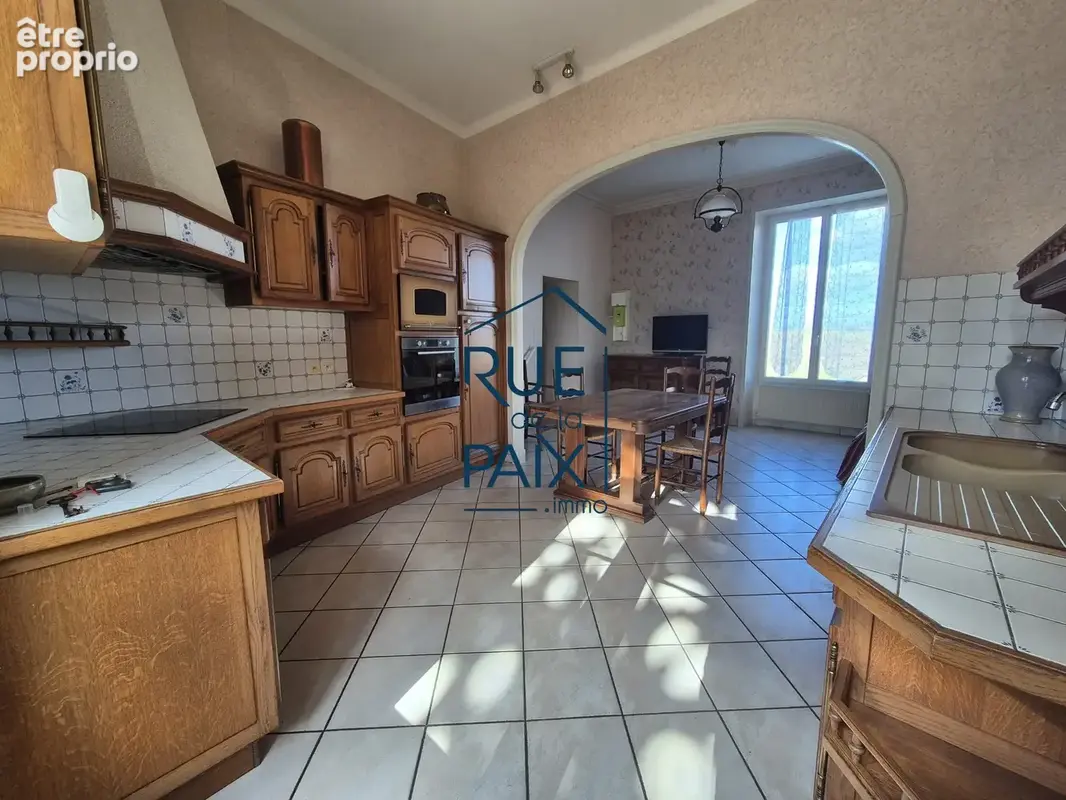 Maison 6 pièces 218 m² à vendre à Pas-De-Jeu (79100) - photo 7