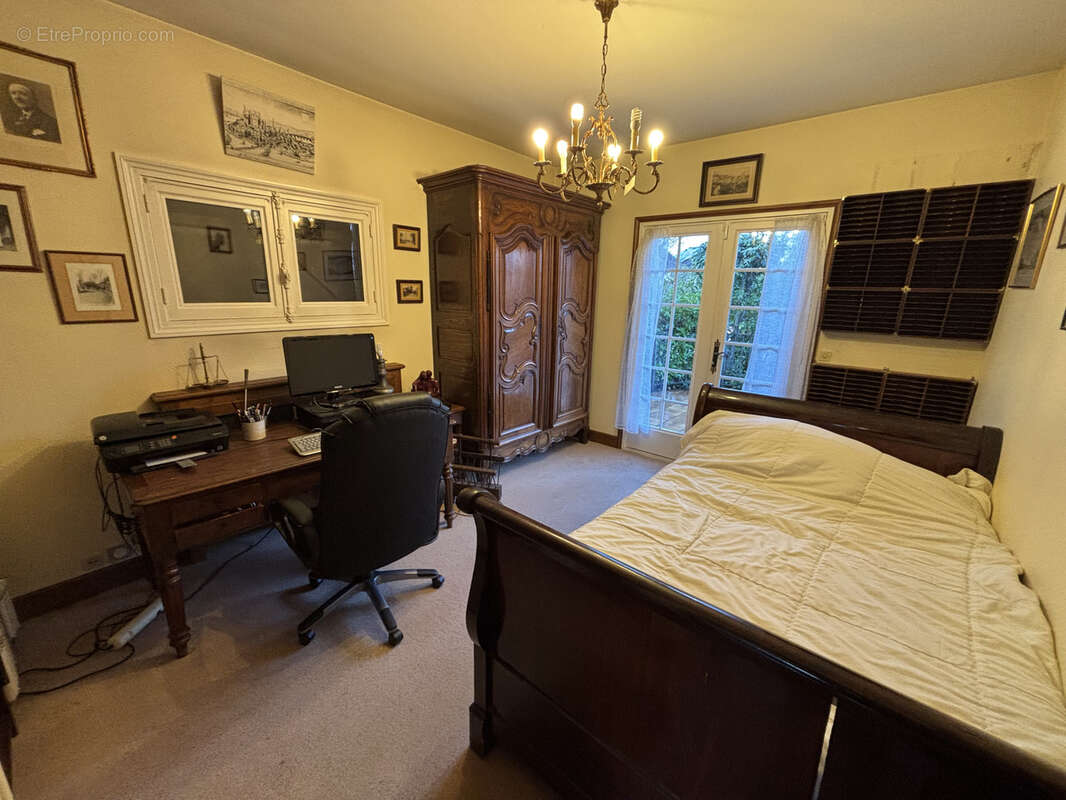 Maison à SAINTE-GENEVIEVE-DES-BOIS