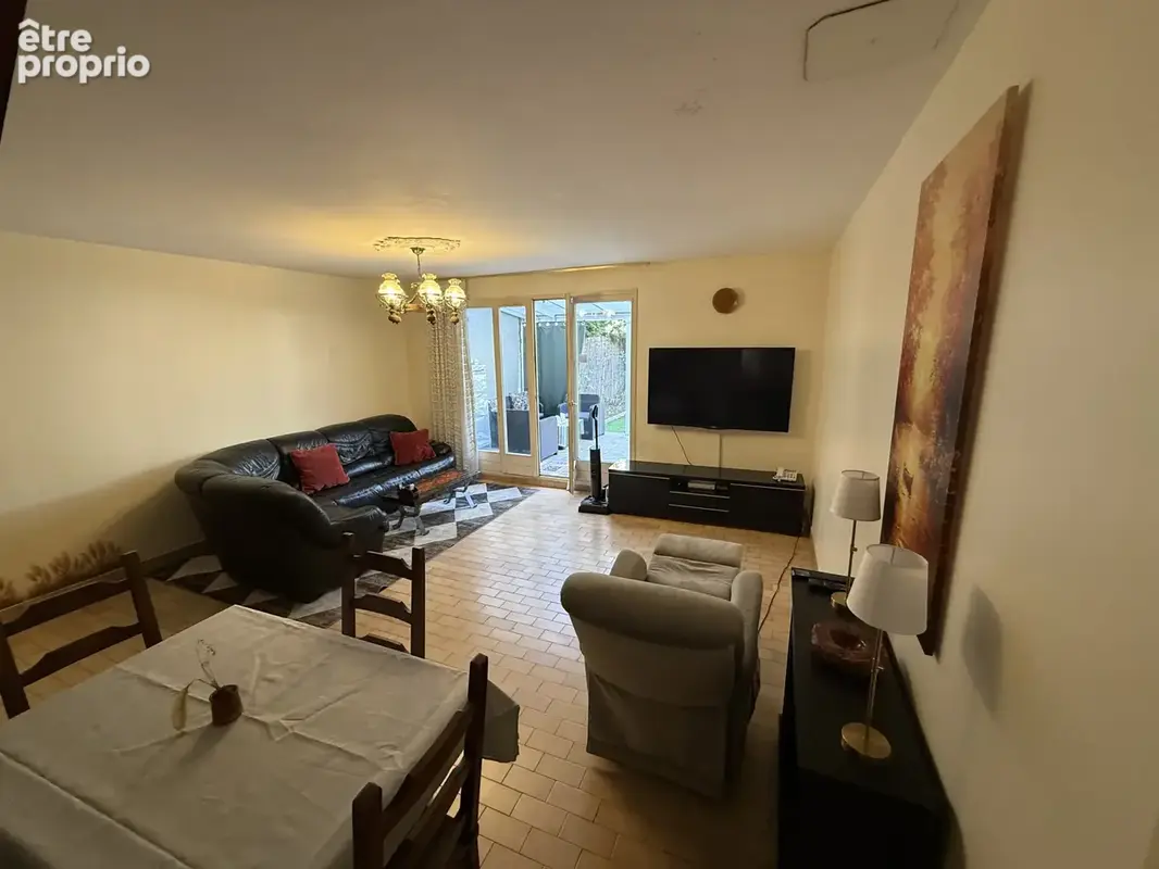 - Maison située sur un secteur recherché proche Hôtel de Ville - - photo 5
