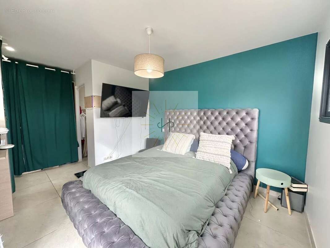 Maison à MONTELIMAR