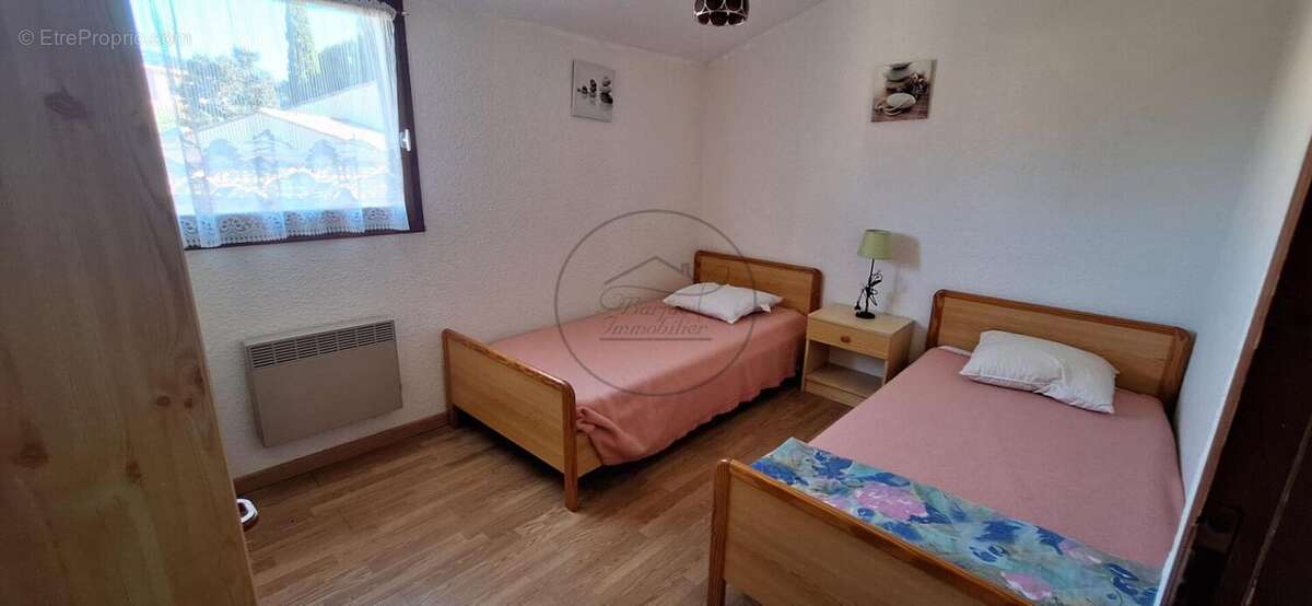 Maison à SAINT-SAUVEUR-DE-CRUZIERES