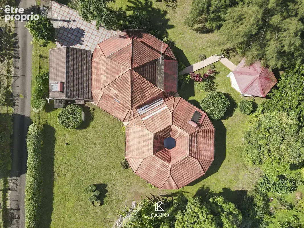 Maison 5 pièces 217 m² à vendre à Saint-Joseph (97212) - photo 2