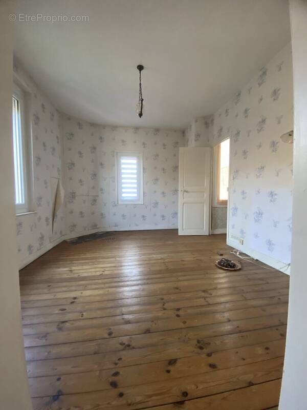 Maison à MEZIDON-CANON