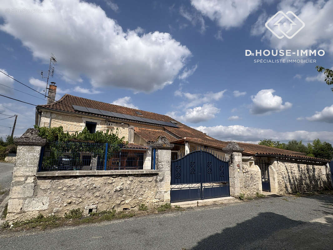 Maison à LEGUILLAC-DE-CERCLES