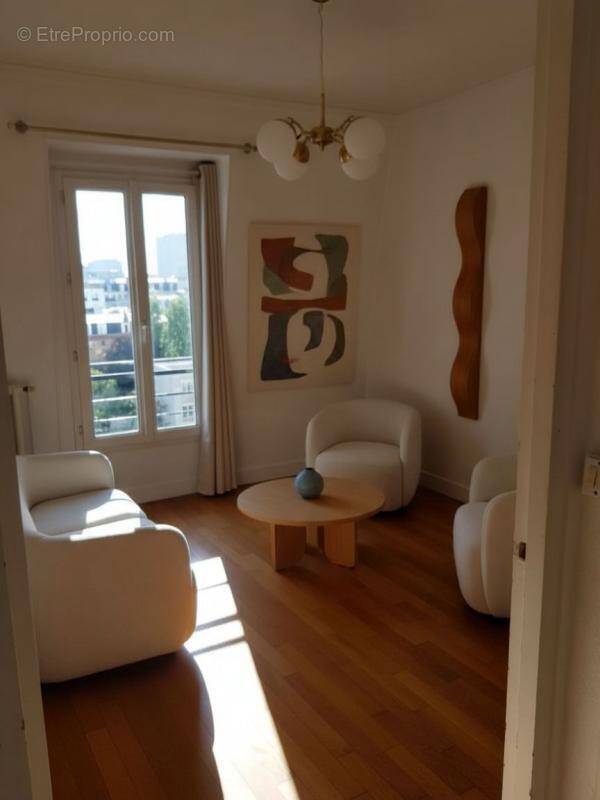 Appartement à PARIS-14E