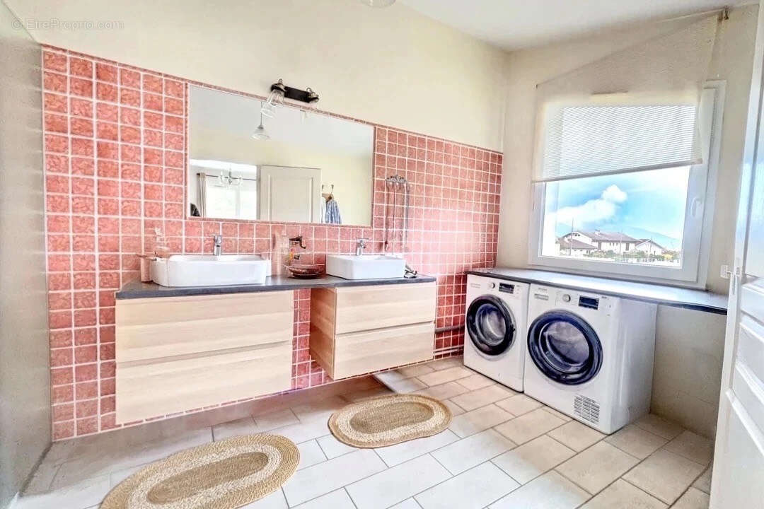 Maison à BRISON-SAINT-INNOCENT