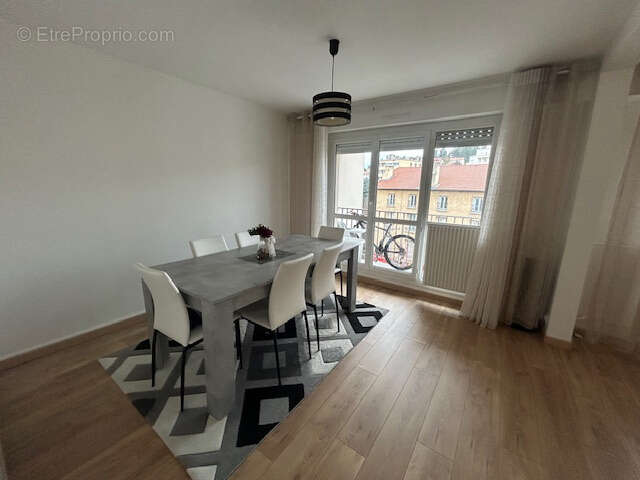 Appartement à SAINT-ETIENNE