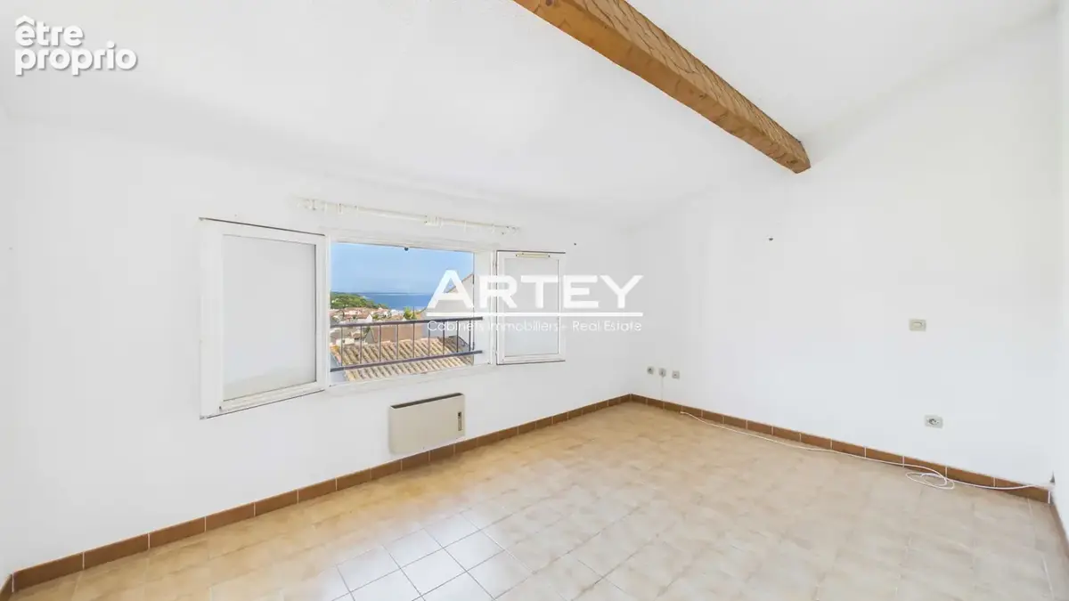 Appartement type 3 64 m2 proche port - 2 Chambres - 2 terrasses - Garage - photo 6