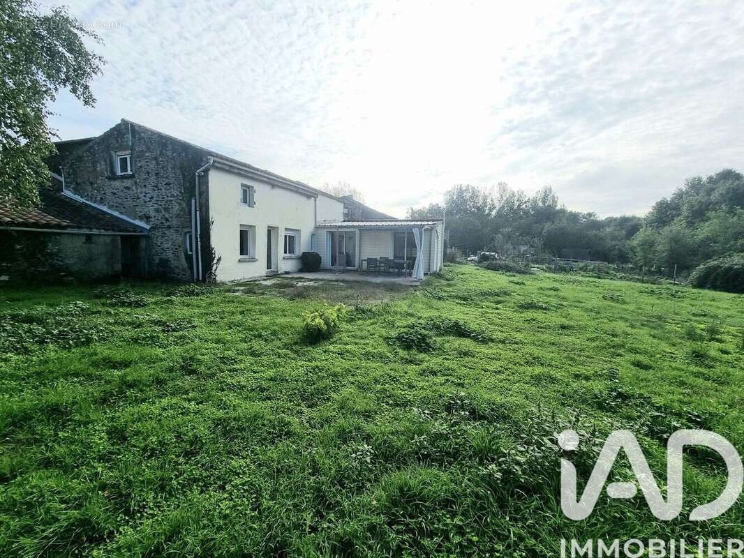 Photo 2 - Maison à CHANTONNAY