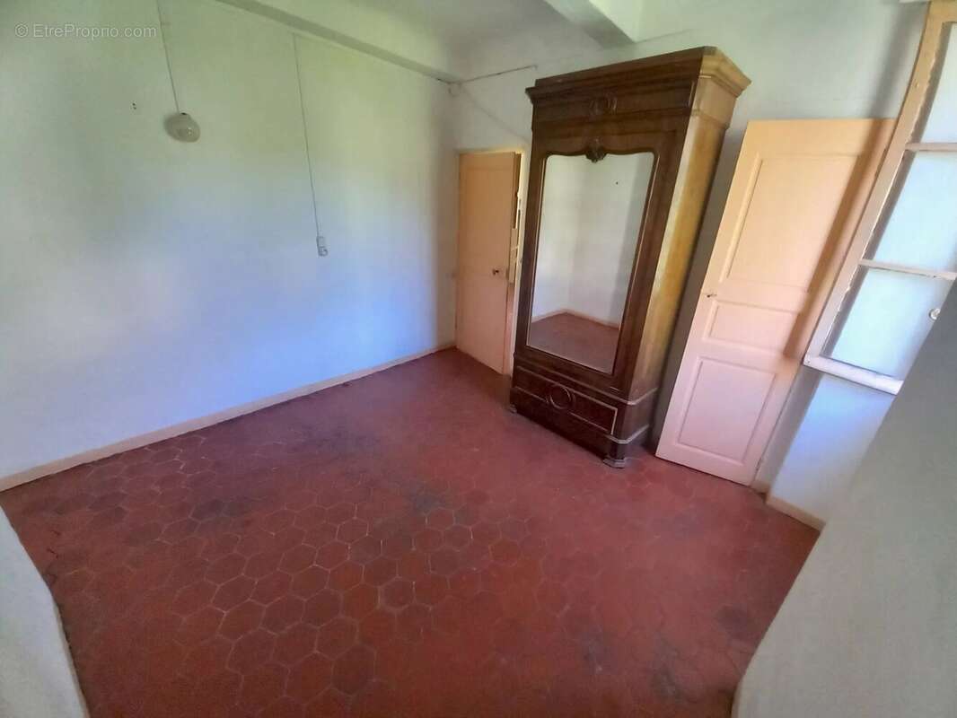 Appartement à ENTREVAUX