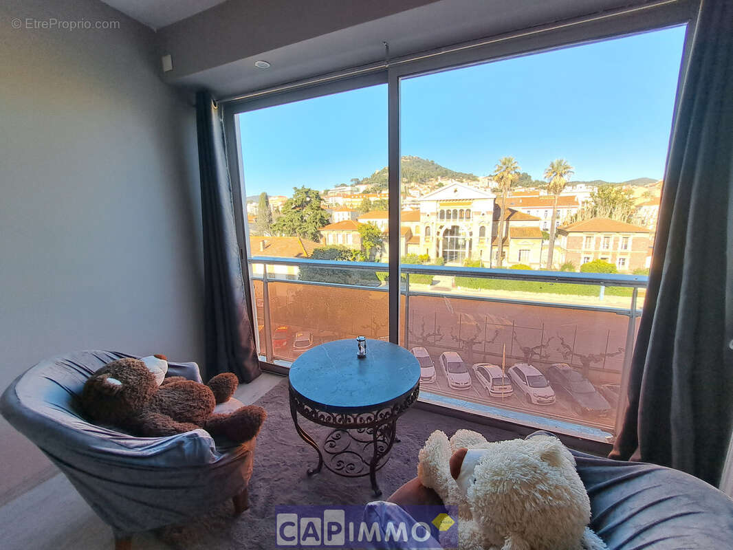 Appartement à HYERES