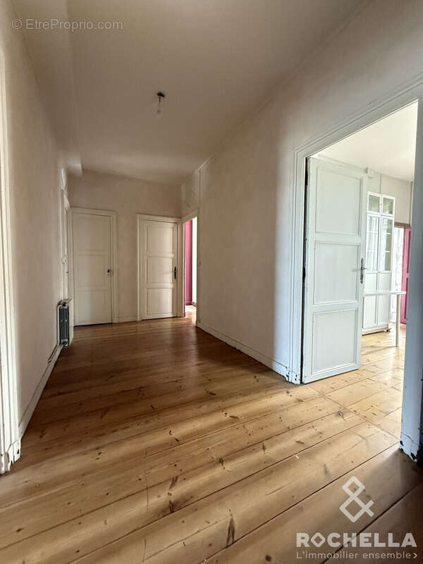 Maison à SAINT-JEAN-D'ANGELY