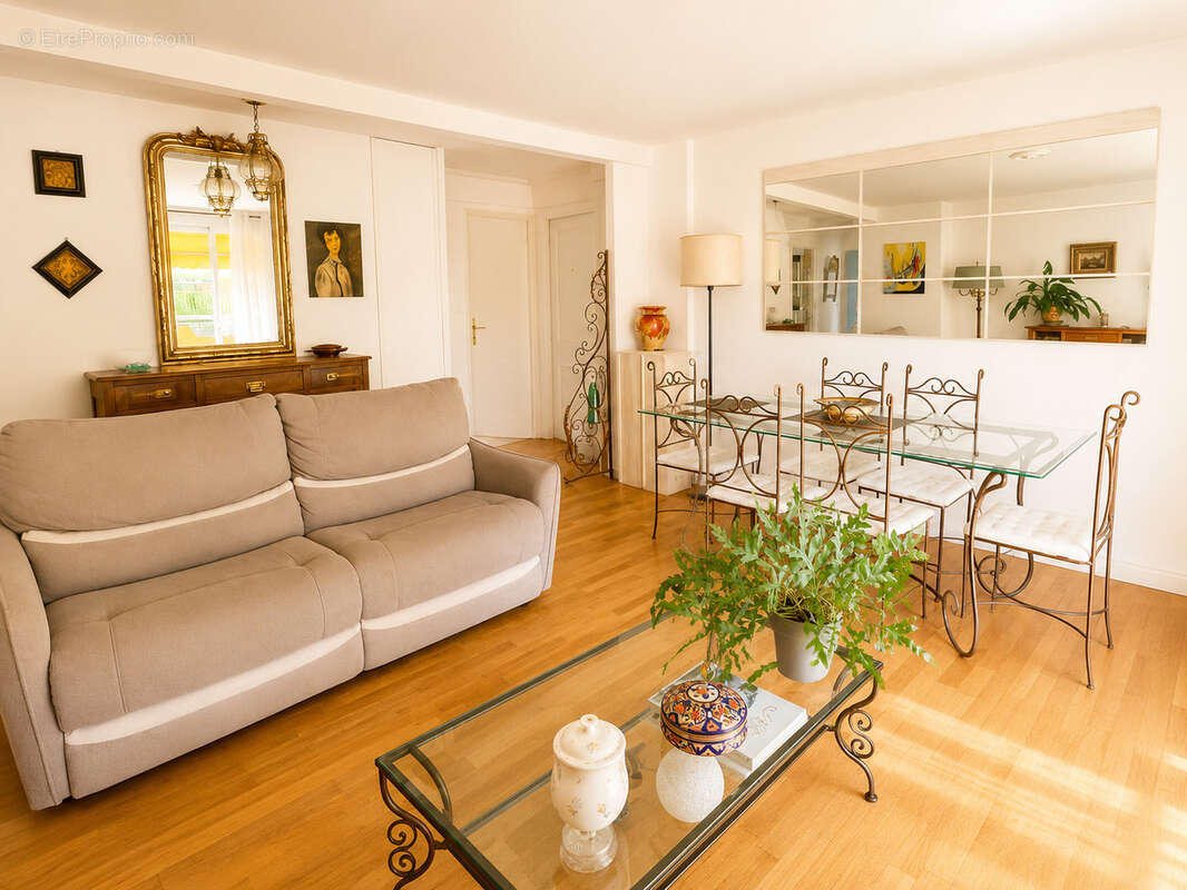Appartement à LE CANNET