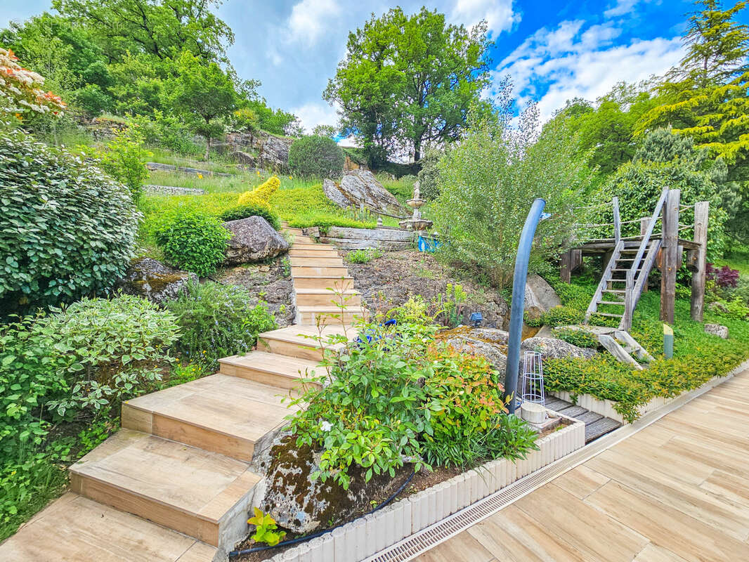 Maison à SAINT-BEAUZELY