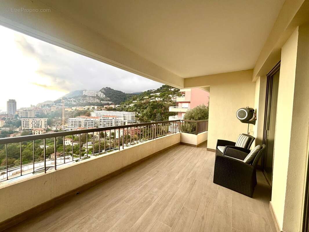 Appartement à BEAUSOLEIL