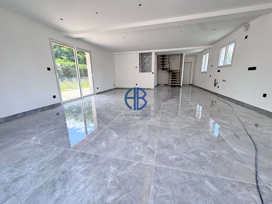 Maison à LE GRAND-LEMPS