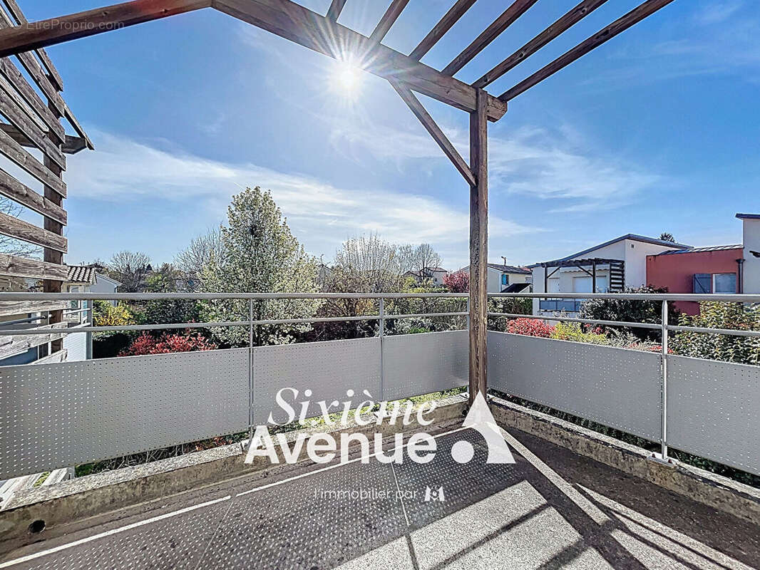 Appartement à DECINES-CHARPIEU