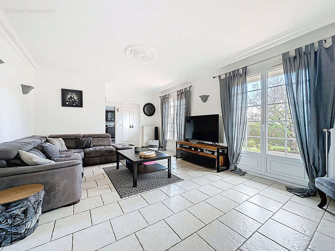 Maison à FONTENAY-SUR-EURE