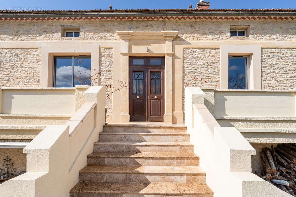 Maison à LAVERCANTIERE