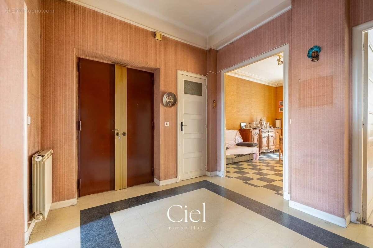 Appartement à MARSEILLE-3E