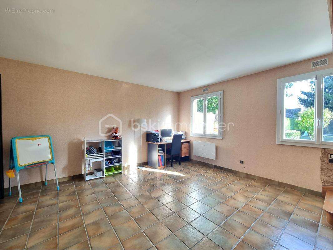 Maison à CHAUMES-EN-BRIE