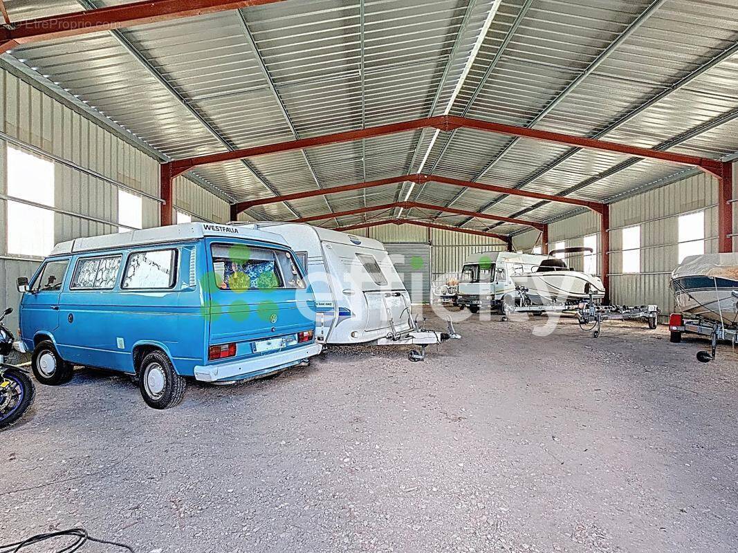 Commerce à SAINTE-EULALIE-EN-BORN