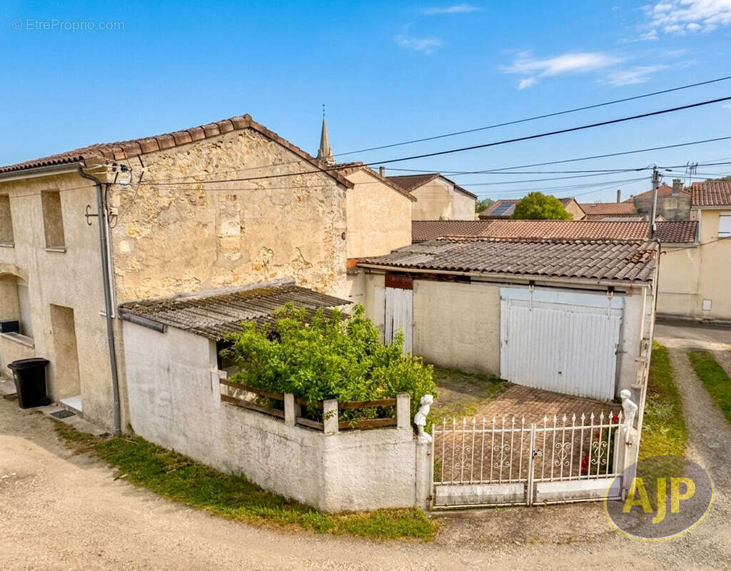 Maison à CUSSAC-FORT-MEDOC
