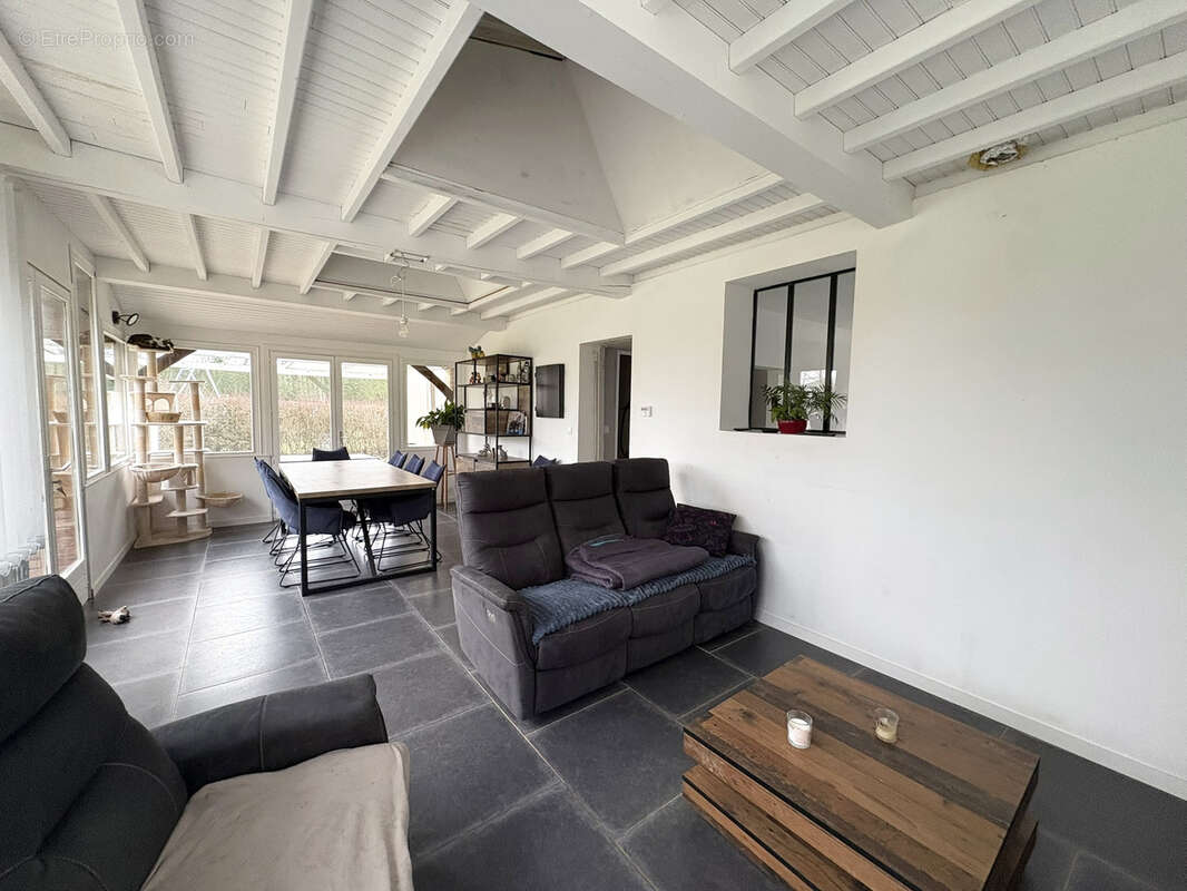 Maison à BUSSUS-BUSSUEL